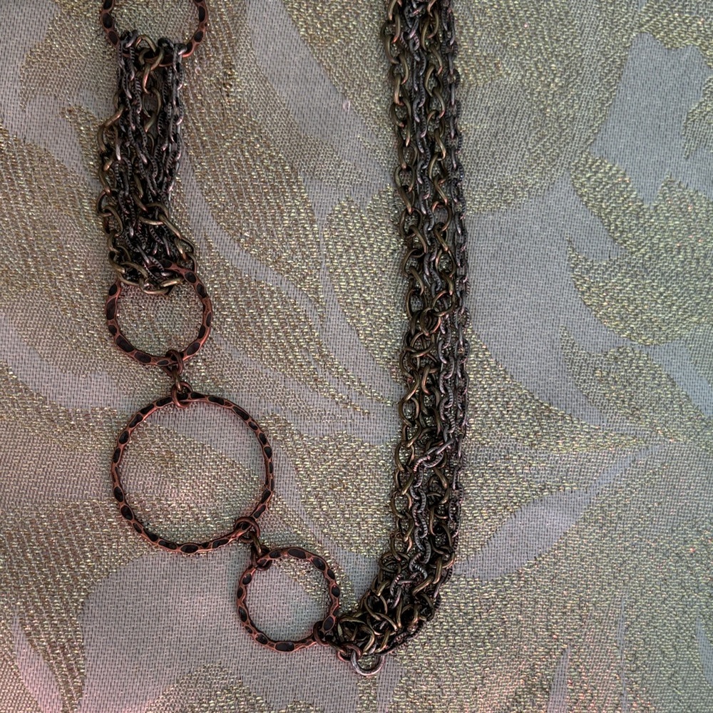 Chic Tri-toned Metal Leaf Necklace - Picture 5 of 5